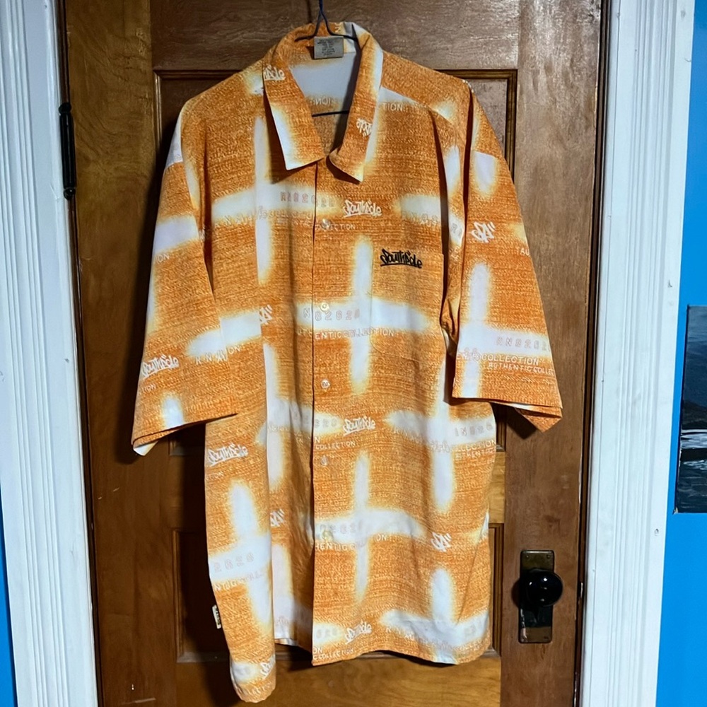 Southpole short sleeve 1 pocket button up shirt Lg